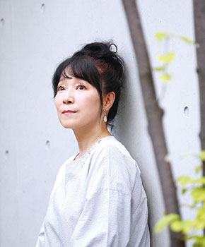 尾崎亜美　近影