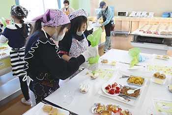 スイーツ作り体験　風景