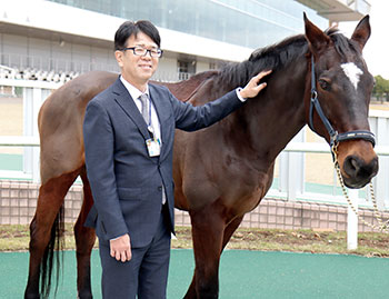 北区長　丸山　寛　近影