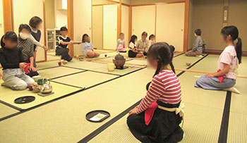 こども土曜公民館・茶道教室　風景