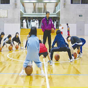 写真　ミニバスケットボール教室の様子