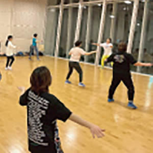 写真　ZUMBA(午後)の様子
