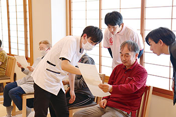 昨年度の様子「ツボでセルフケア」　様子