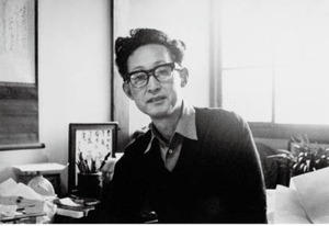弦巻松蔭が書室にいる写真