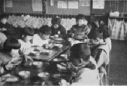 昭和40年頃の学校給食