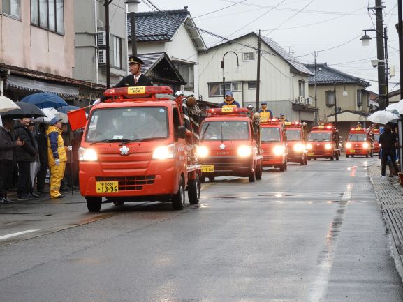 車両行進