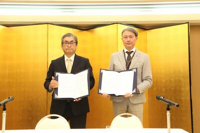 ビルメンテナンス協会との協定締結式写真