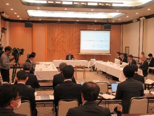検討会議の様子