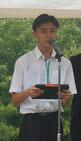 令和7年度平和祈念碑献花式の様子（中学生発表）