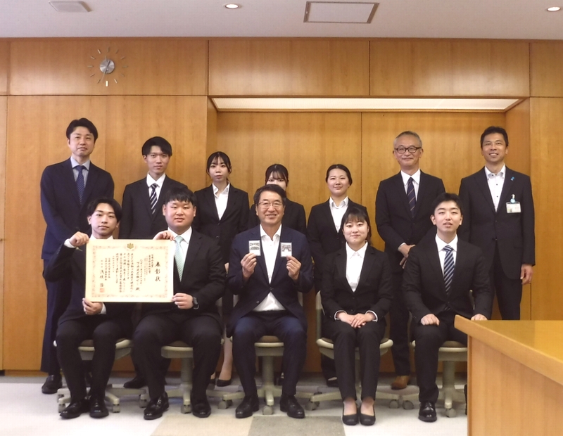 学生・市長集合写真