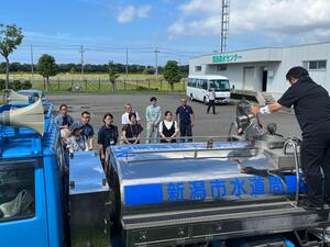 給水車からの注水