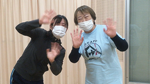 みなみーて地域応援隊前田さんと総踊りメンバーの写真
