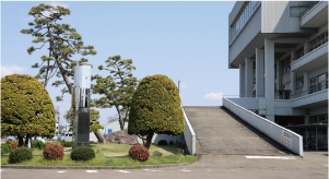 南区区役所前スロープを横から撮った写真