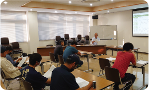 勉強会の様子の写真