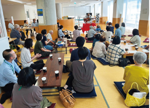 イベント楽しむ参加者の写真