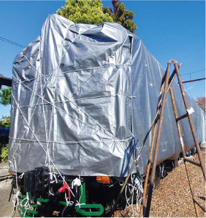 冬囲いされたかぼちゃ電車の写真