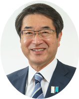 ネクタイ姿で笑顔の中原八一新潟市長の胸から上の写真