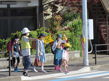 通学路の見守り活動