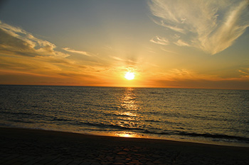 小針浜から見える夕日