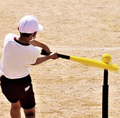 ティーバッティングとストラックアウト