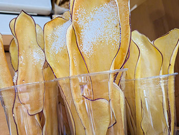 ディンプル　さつまいもチップス