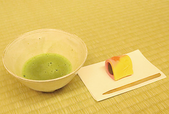 お抹茶とお菓子
