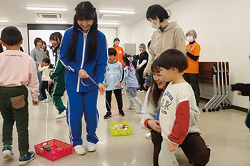 地域と大学連携事業　親子チャレンジでウエルネスフェア空間づくり　新潟大学村山研究室