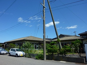 老人憩の家「新川荘」の外観写真