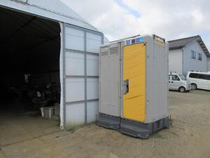 仮設トイレの写真