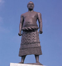 横綱羽黒山の銅像
