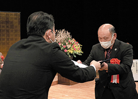 西蒲区感謝状授与の様子