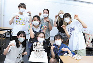 武蔵野美術大学の学生の写真３