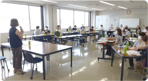 研修している写真