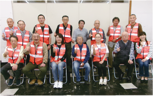 新潟市防災士の会西蒲区支部の集合写真