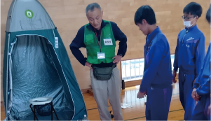 避難所体験の様子