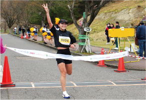 ゴールした渥美さんの様子