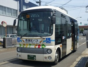 西蒲区バスの車体