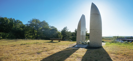 写真　令和7年は戦後80年および新潟市非核平和都市宣言20周年にあたります。
