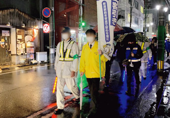 写真　客引き対策のため実施しているパトロール