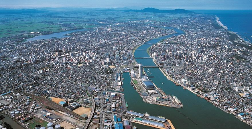 新潟市中心部の航空写真