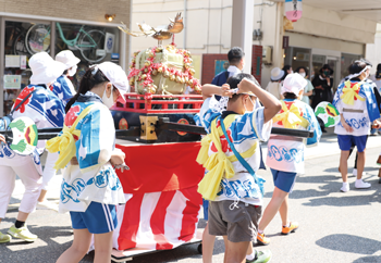 地域の祭りやイベントの様子