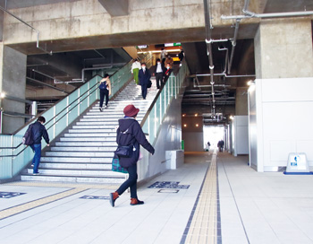 新潟駅バスターミナルの歩道部分を先行して供用開始