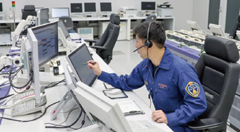 年間通報件数は約6万件（1日約160件）。24時間体制で皆さんの安心・安全な暮らしを守ります。