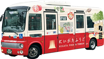 観光循環バスのラッピングデザインをリニューアル