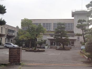 旧潟東東小学校外観