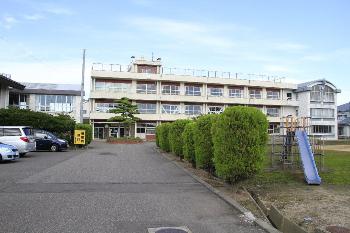 旧潟東西小学校外観