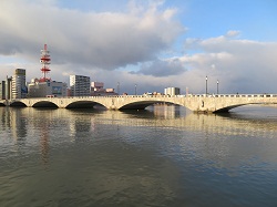 万代橋の写真