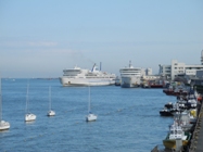 新潟西港とフェリー1の写真　ダウンロードページへリンク