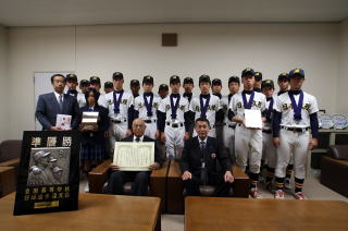 日本文理高校野球部の皆さんと篠田市長